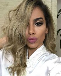 Anitta loira: veja o novo look da cantora e saiba detalhes da nova cor
