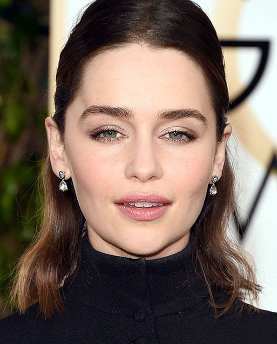 beleza-beauty-editor-acontece-sete-looks-de-beleza-com-emilia-clarke-2016-golden-globe-awards-in-beverly-hills