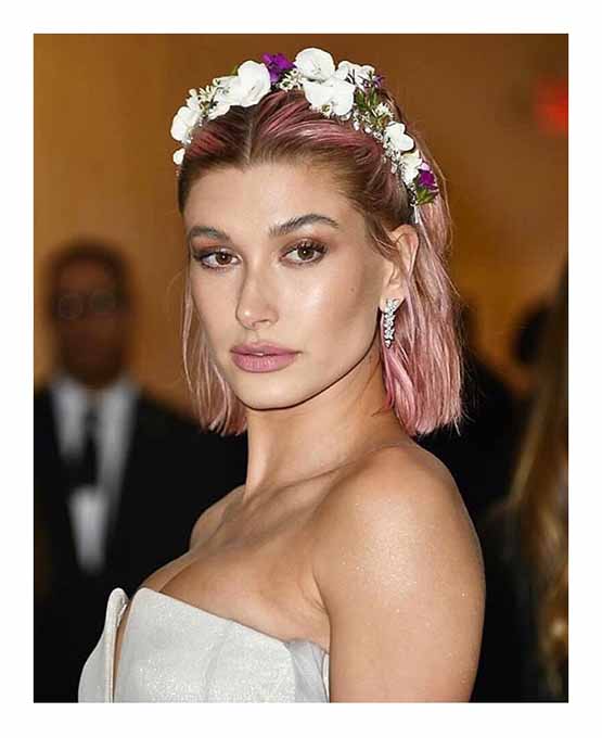 Hailey-Baldwin-tiara-flores