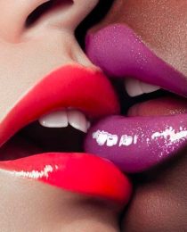 Tendência de maquiagem: a volta do gloss nos looks de beleza antenados