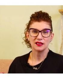 Batom vermelho na maquiagem: um vídeo com melhores produtos e dicas!