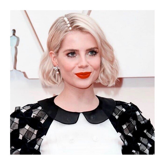 Beleza no Oscar 2020 Lucy Boynton