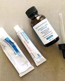 Cuidados com a pele mista: produtos para tratar acne tardia