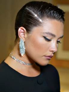 Atriz Florence Pugh usa penteado para cabelo curto