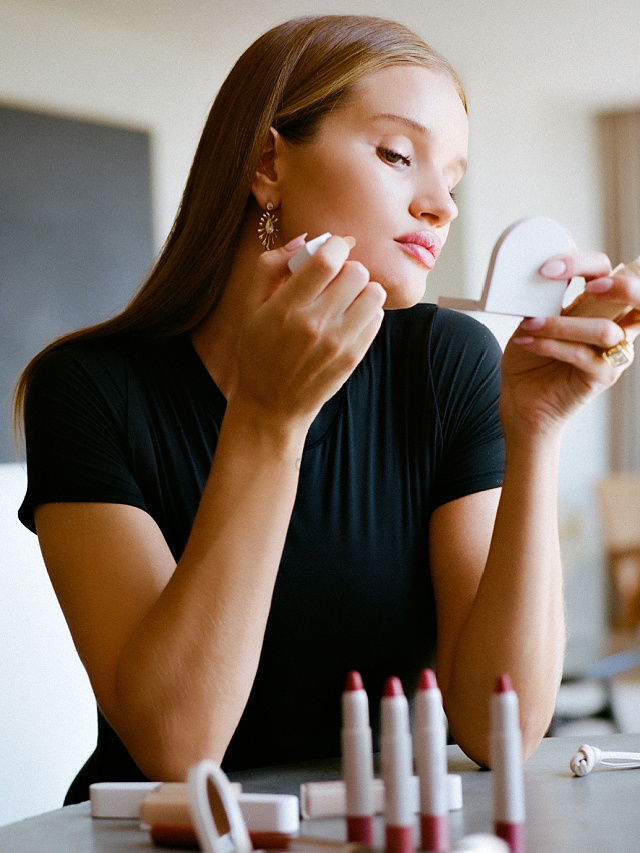Maquiagem e skincare clean: tudo sobre a Rose Inc