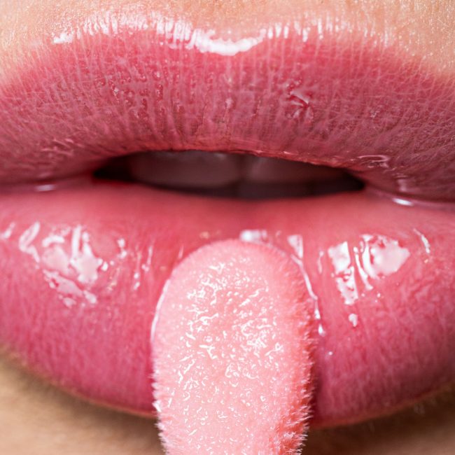 Tratamento e maquiagem labial lip oil